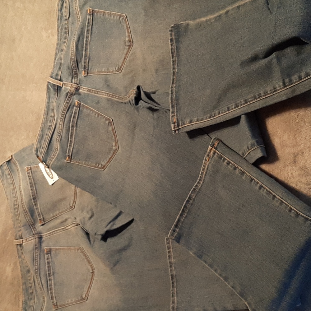 Old Navy Mid-Rise Kicker Boot-Cut Jeans for Women's Size 8 2 Pairs NWT - Picture 5 of 5